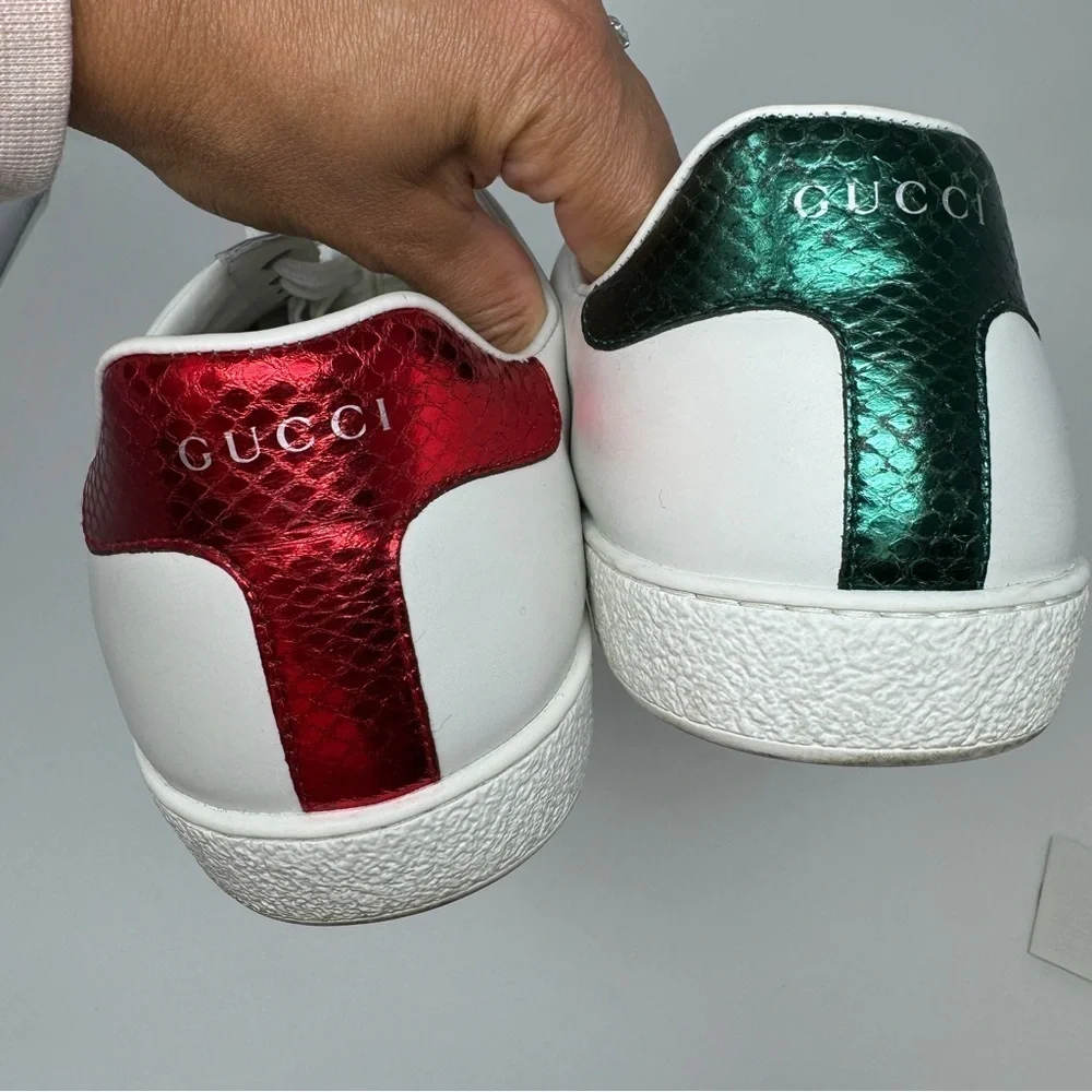 GUCCI Ace Embroidered Gold Bee White Sneakers with Red and Green Stripe